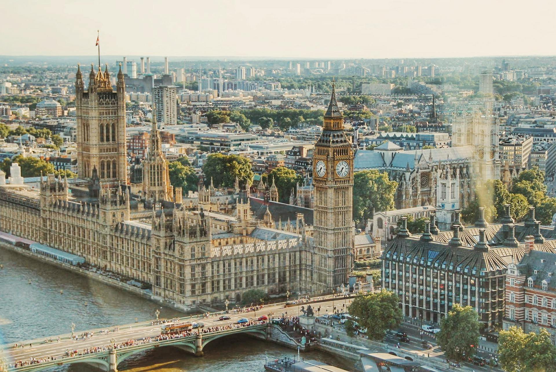 City view of London's Big Ben and the Houses of Parliament.